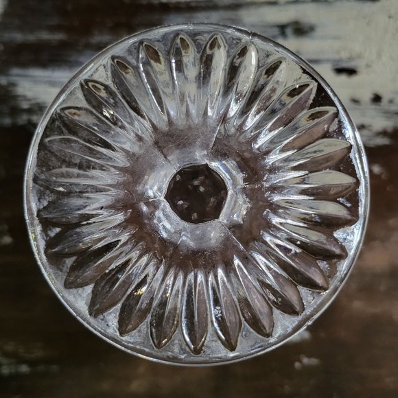 Vintage Clear Glass Pedestal Candy Dish Compote, Vintage Pedestal Bowl - Picture 4 of 4